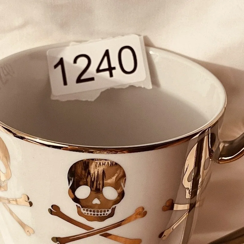 Ciroa‎ Luxe Skull Mug Porcelain Gold Metallic Accent Gothic Coffee Cup Halloween